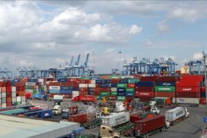 Cập nhật Kinh tế vĩ mô - Thương mại tháng 10 cải thiện, điều chỉnh tăng dự báo